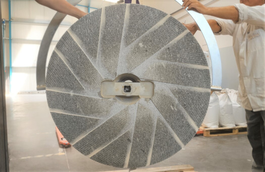 Rhabillage de meules Ø100cm de moulin PRO100